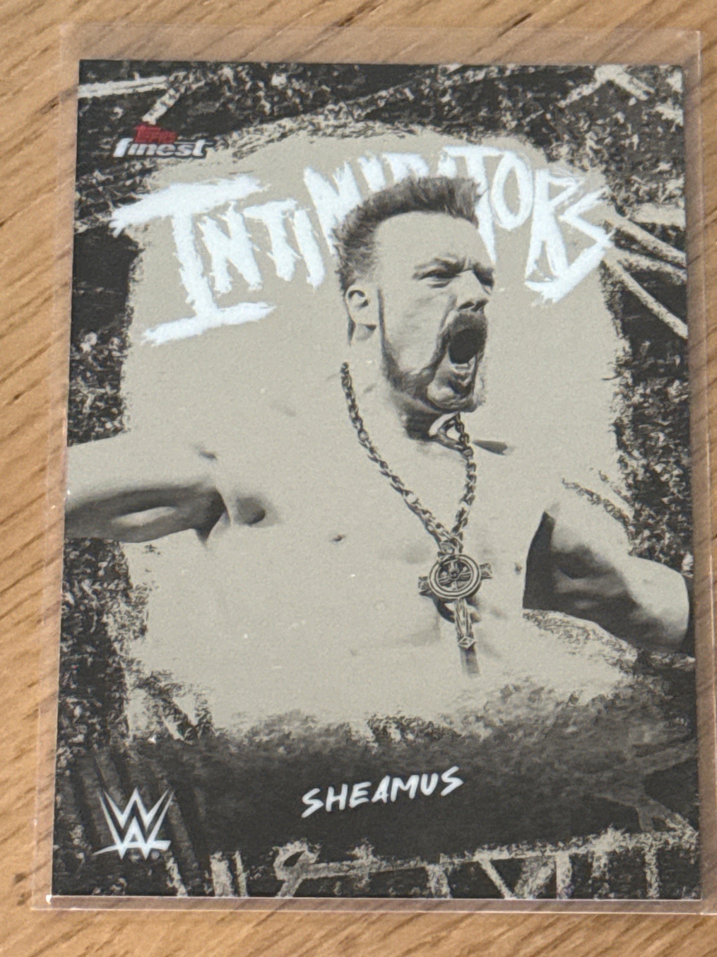 Sheamus Intimidators #INT-SM - Topps WWE Finest 2025